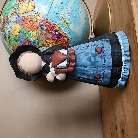 Vintage handpainted ceramic figurines mother with baby and daughter - Picture 8 of 13